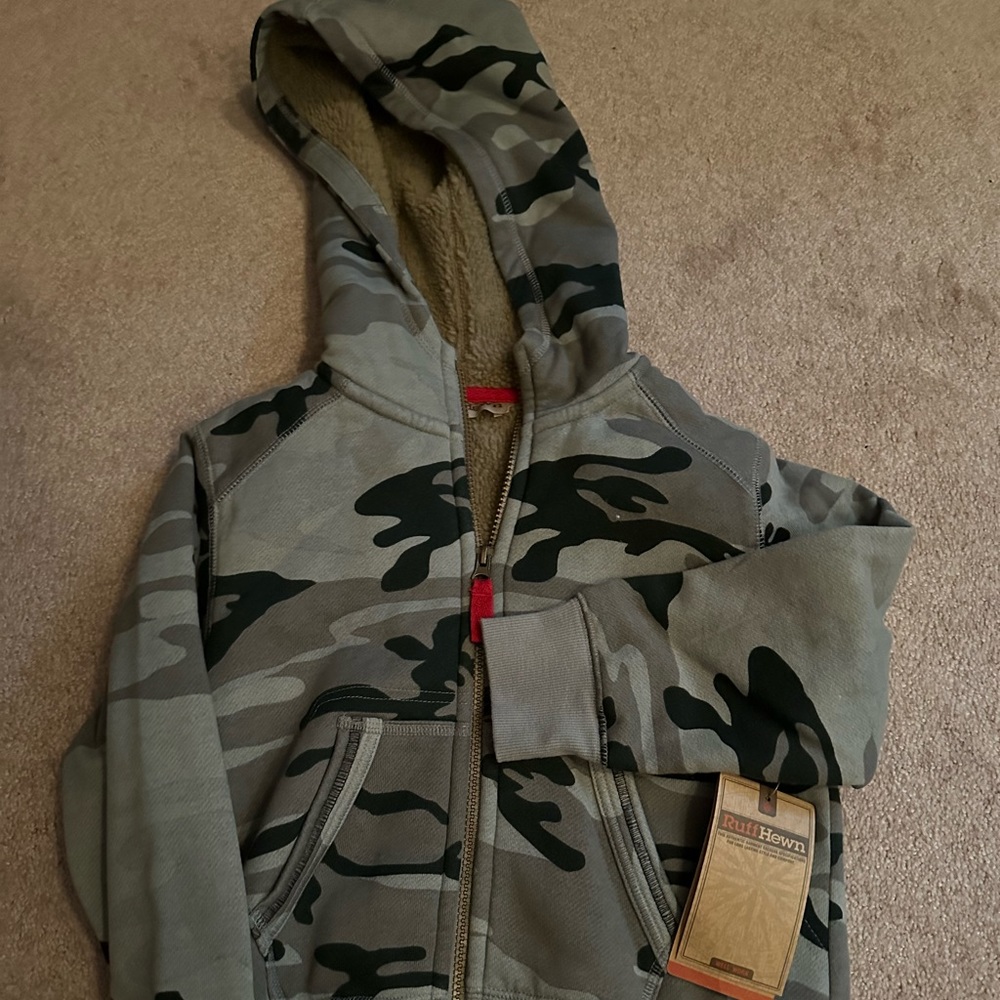 NWT Boys Ruff Hewn fleece zip up hoodie/jacket. Grey/camo. Size 4/5